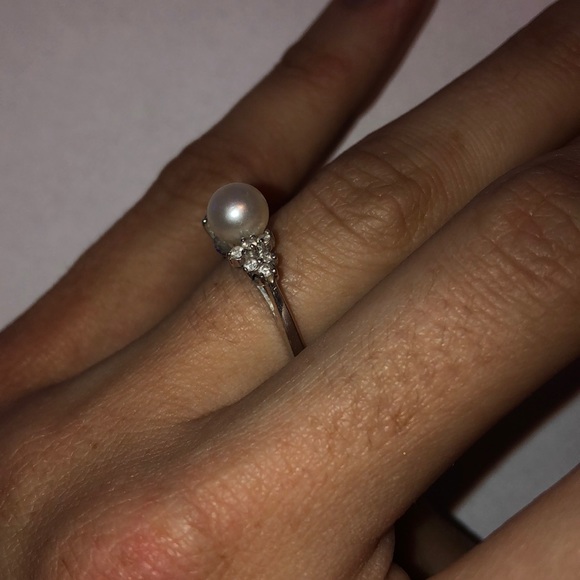 Ring - Picture 2 of 3